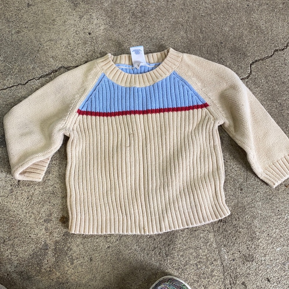 Old navy sweater